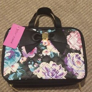 Betsy Johnson handbag nwot